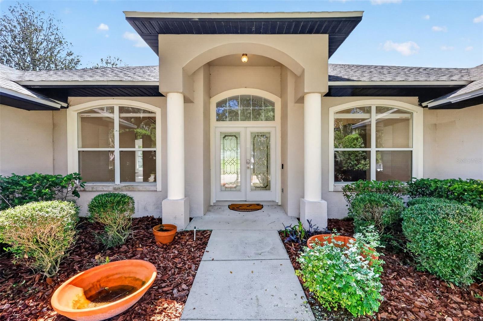 Listing photo 3 for 11036 Bronson Rd