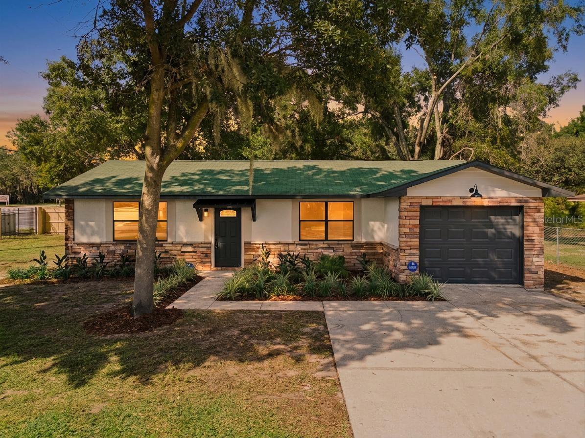 Listing photo 1 for 2240 Gabarone Blvd