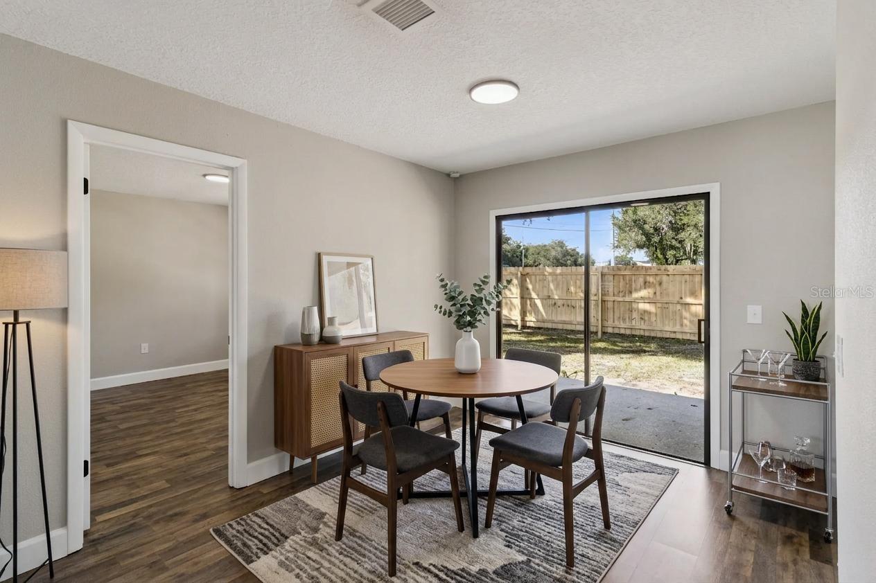 Listing photo 3 for 2240 Gabarone Blvd