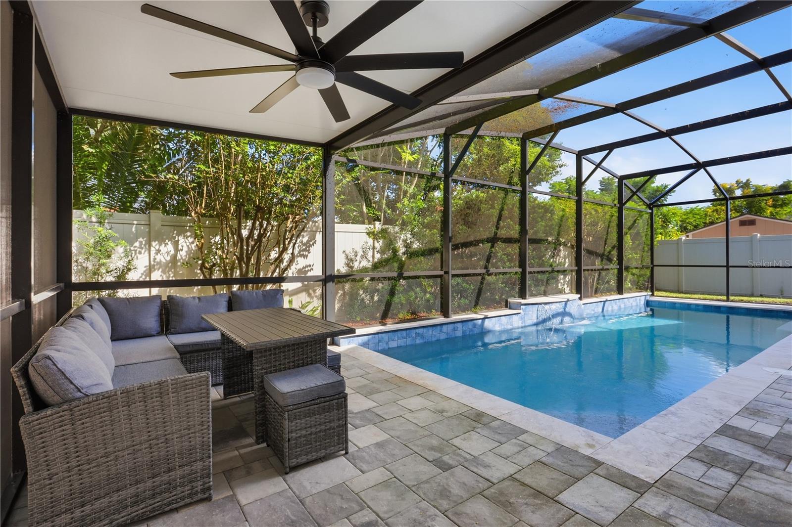 Listing photo 2 for 1064 Kelly Creek Cir