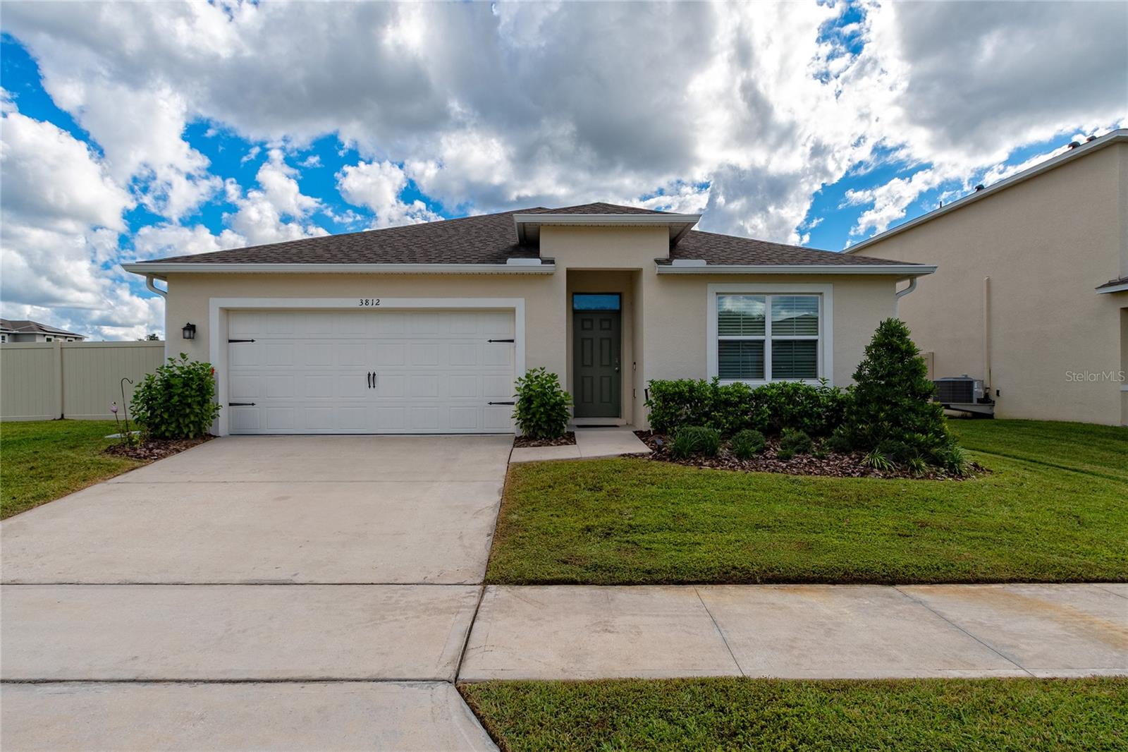 Listing photo 2 for 3812 Swanfalls Ter