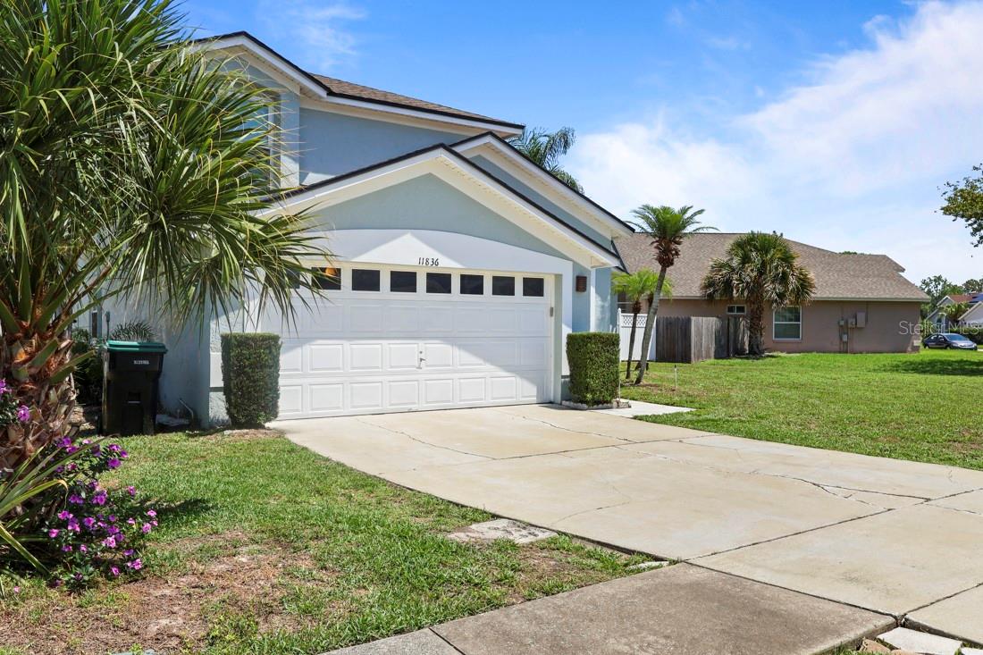 Listing photo 3 for 11836 Hartfordshire Way