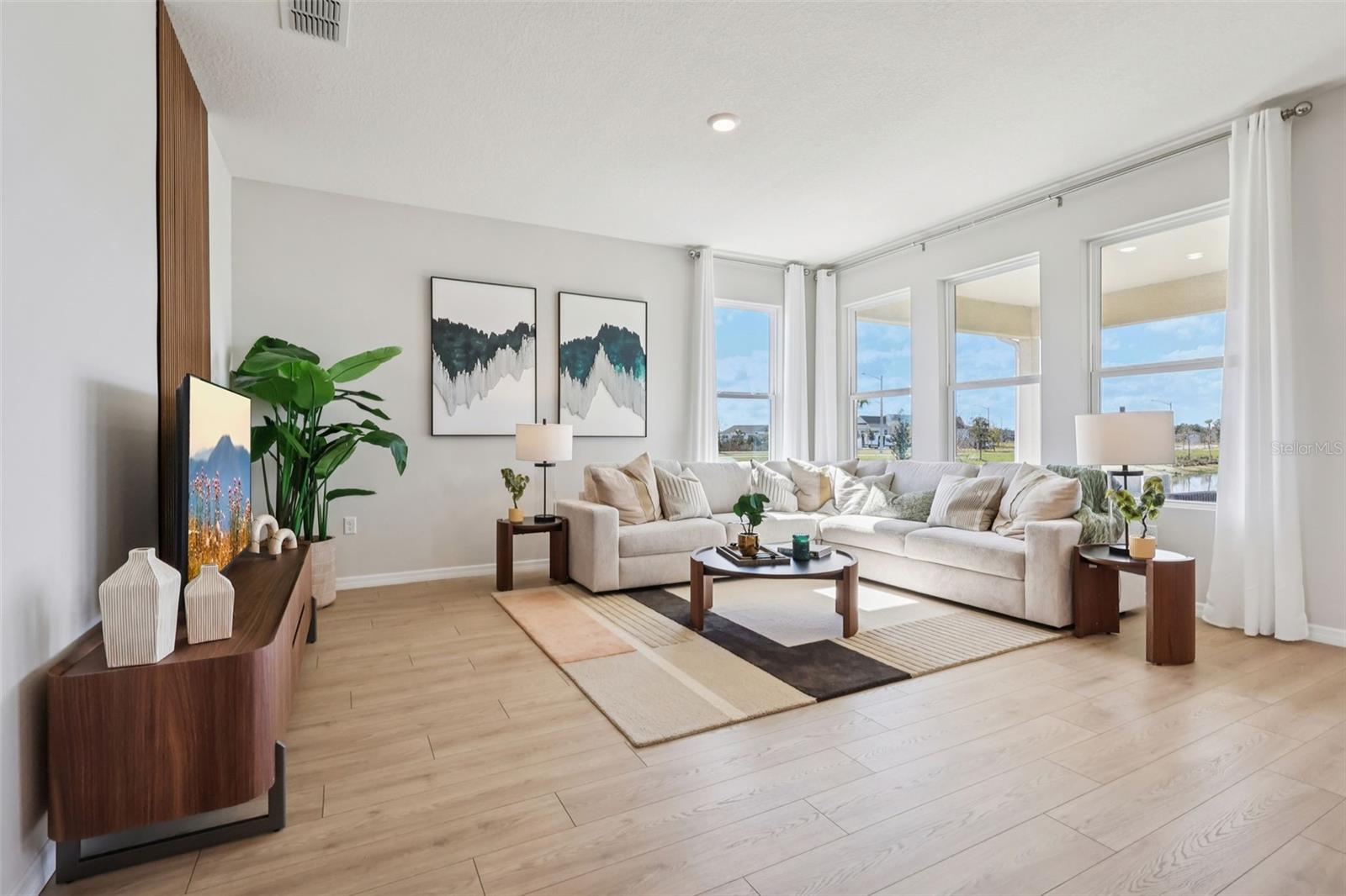 Listing photo 2 for 6032 Gaura Way
