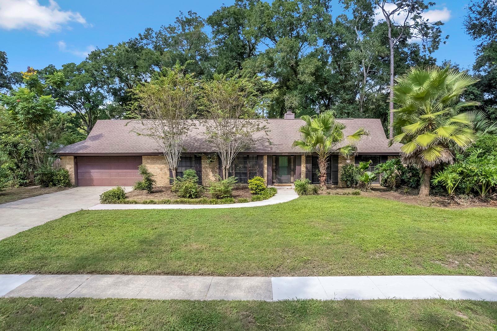 Listing photo 1 for 432 Burnt Tree Ln