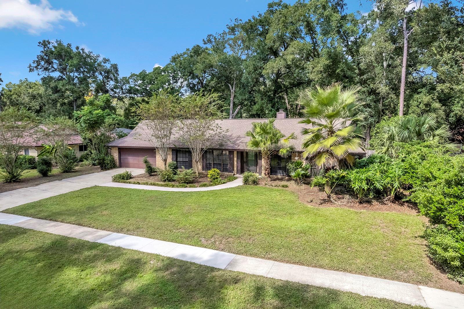 Listing photo 2 for 432 Burnt Tree Ln