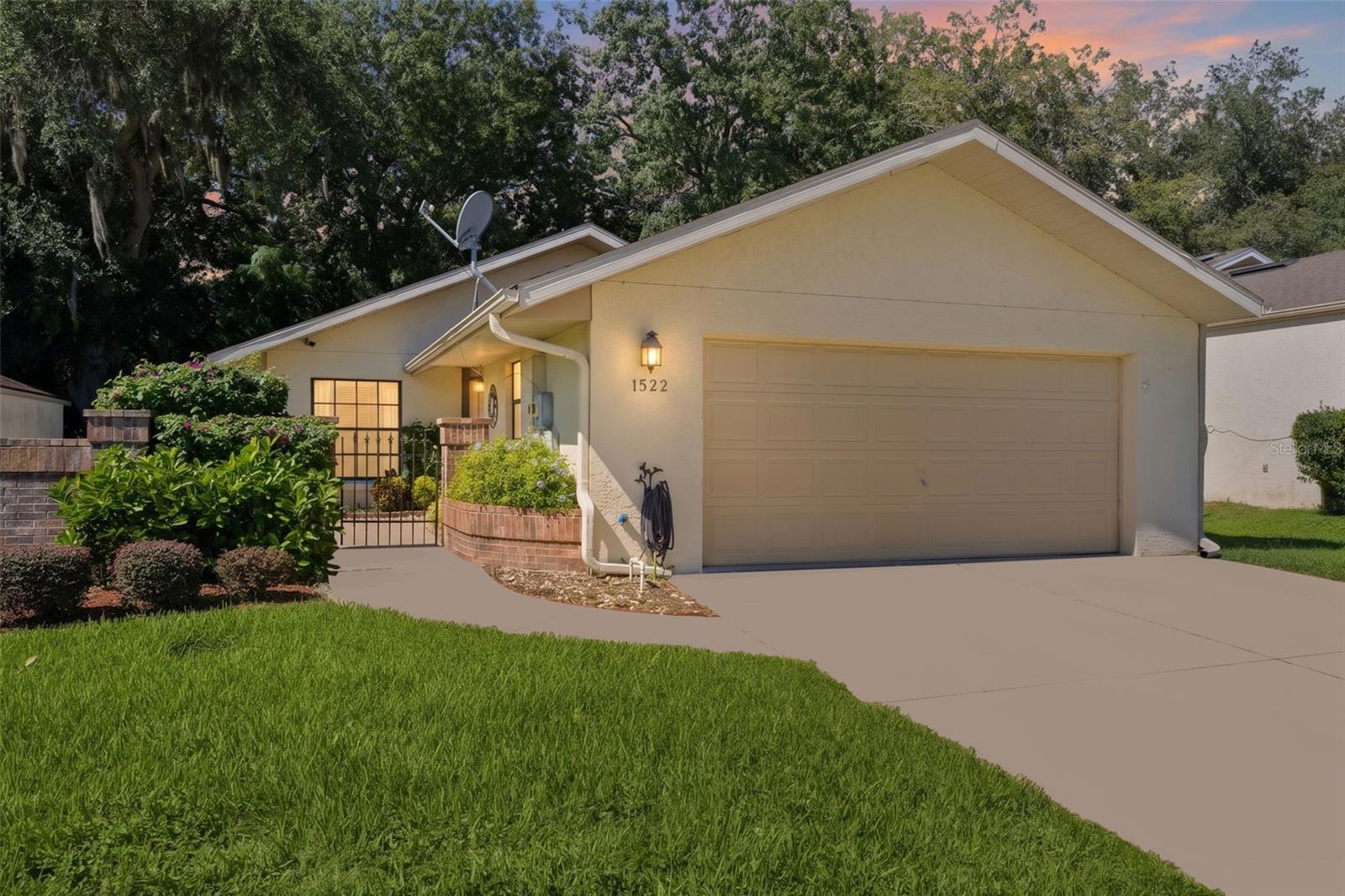 Listing photo for 1522 S Pointe Dr