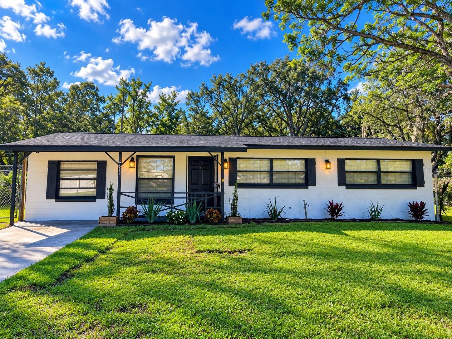 Listing photo 1 for 4692 Barley St