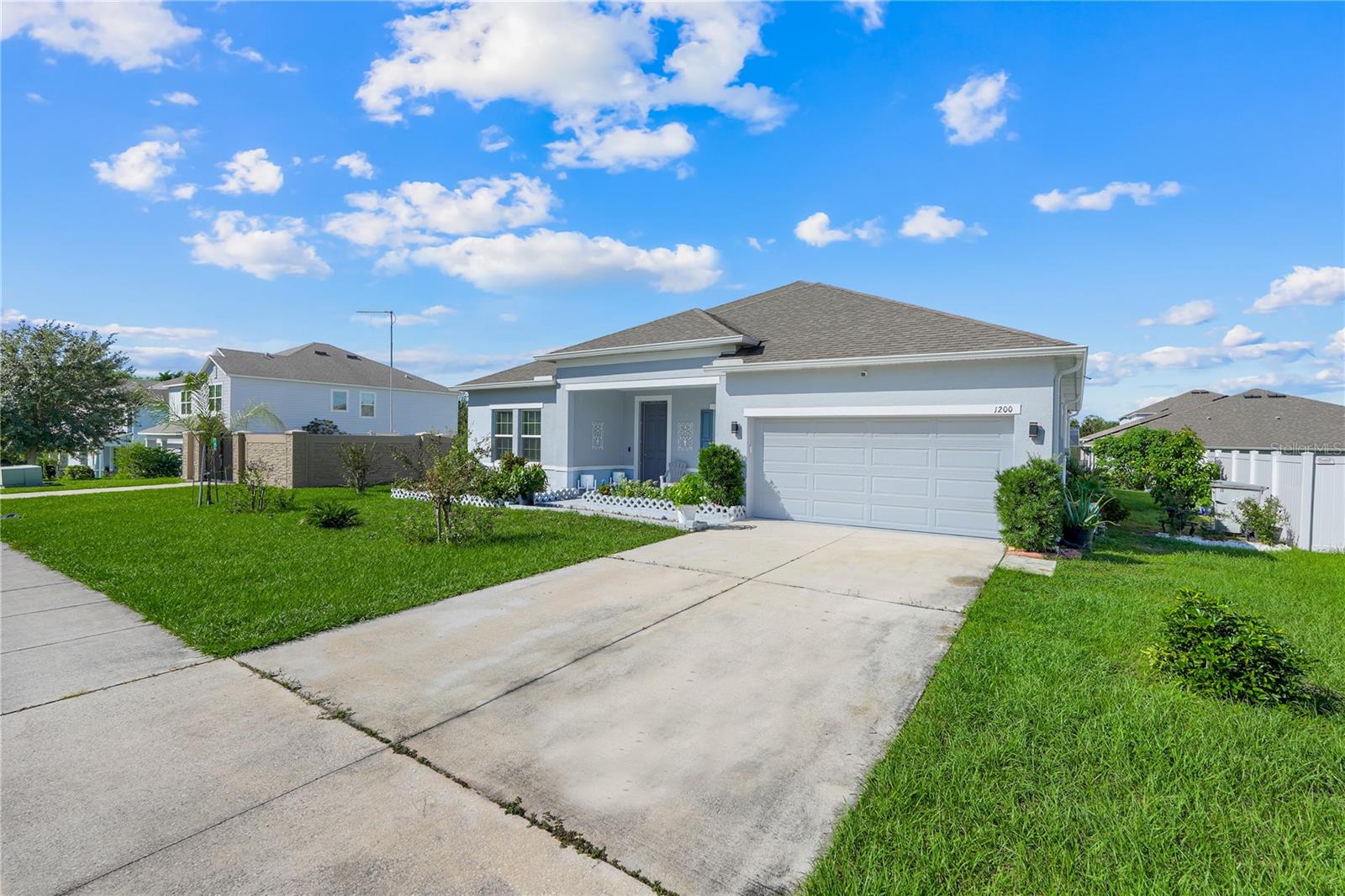 Listing photo 2 for 1200 Ralph Poe Dr