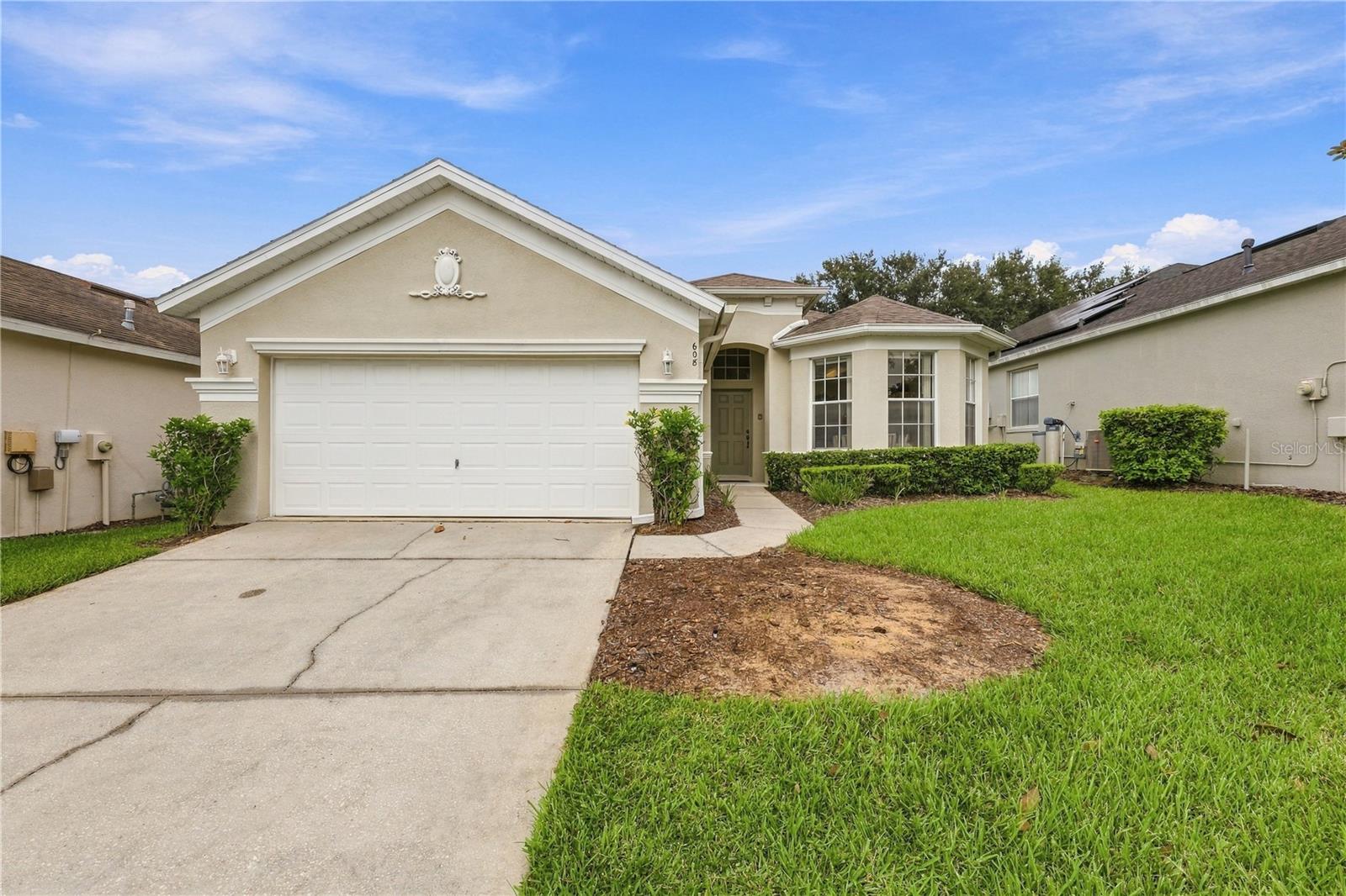 Listing photo 1 for 608 Copeland Dr