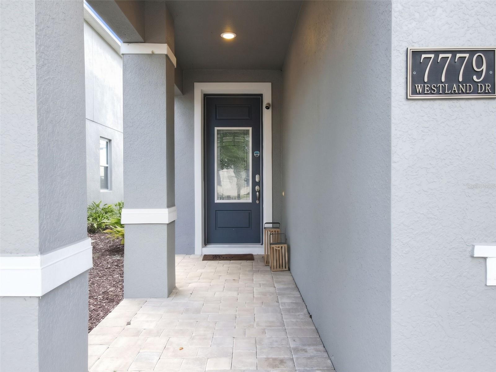 Listing photo 2 for 7779 Westland Dr
