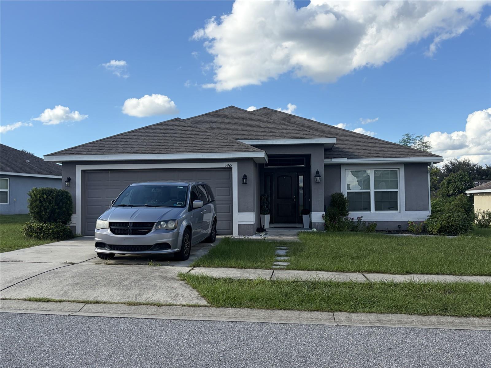 Listing photo 1 for 1358 Buckeye Trace Blvd
