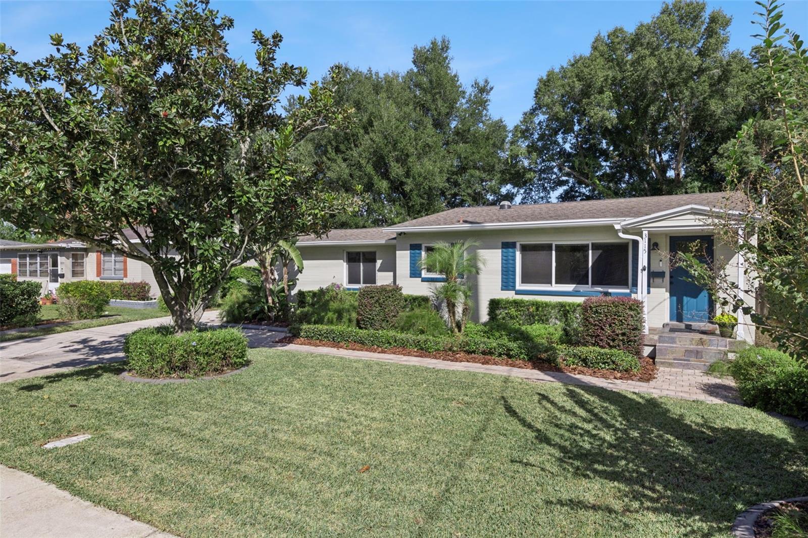 Listing photo 2 for 3115 Hargill Dr