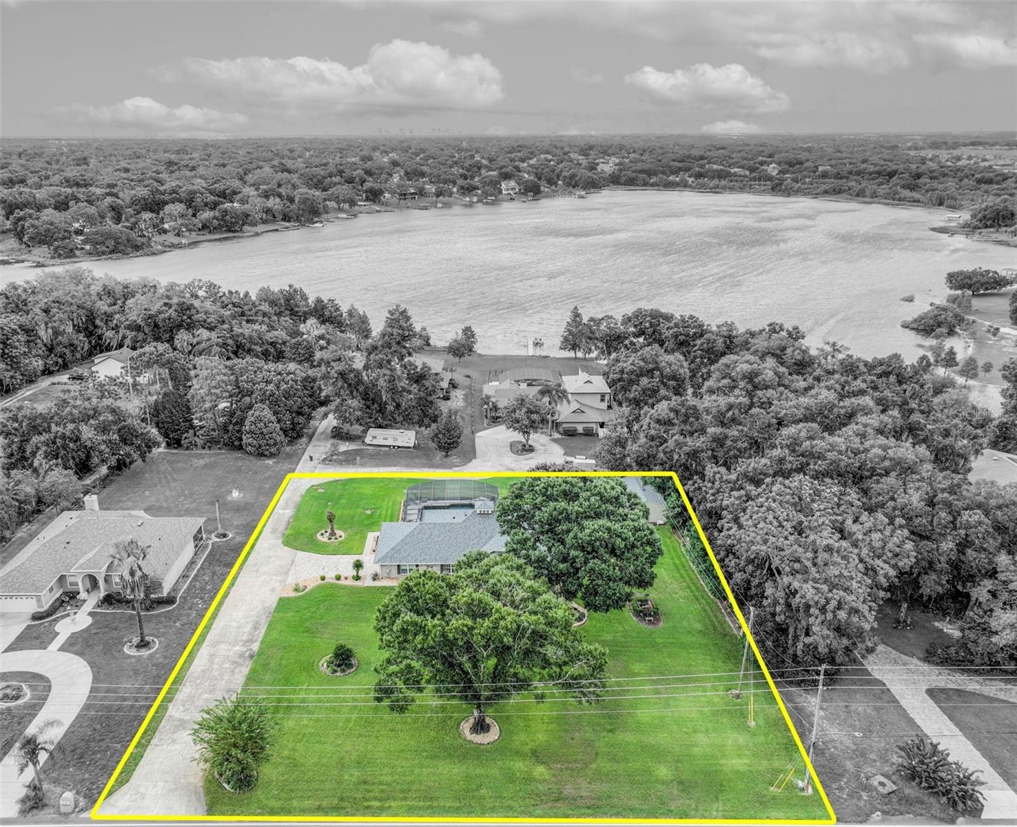 Listing photo 3 for 537 Woodlawn Cemetery Rd