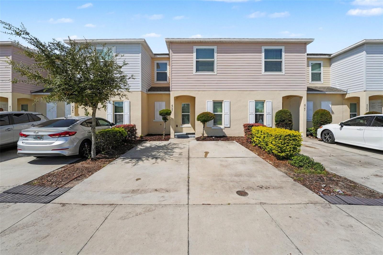 Listing photo 1 for 4747 Coral Castle Dr