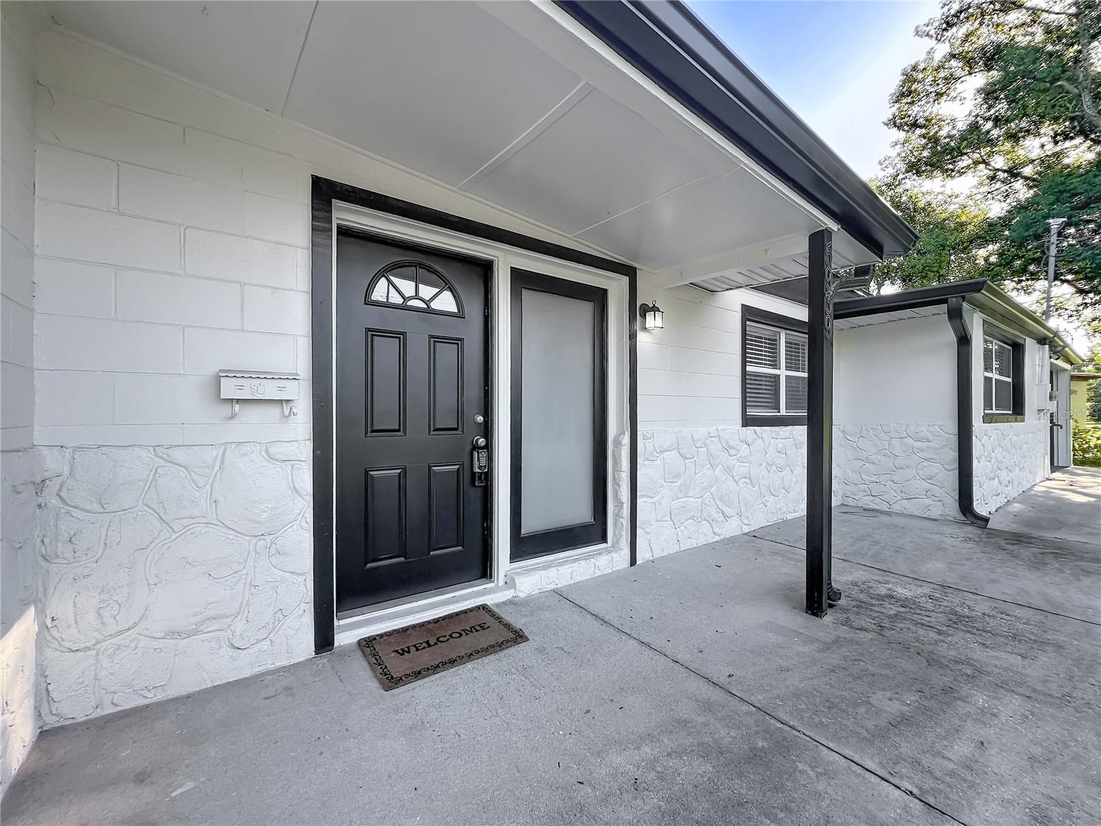 Listing photo 2 for 5939 Dogwood Dr
