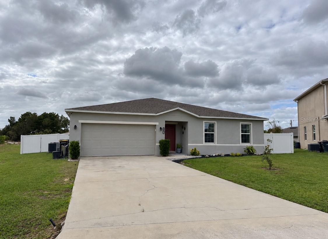 Listing photo 1 for 80 Zinnia Ln E