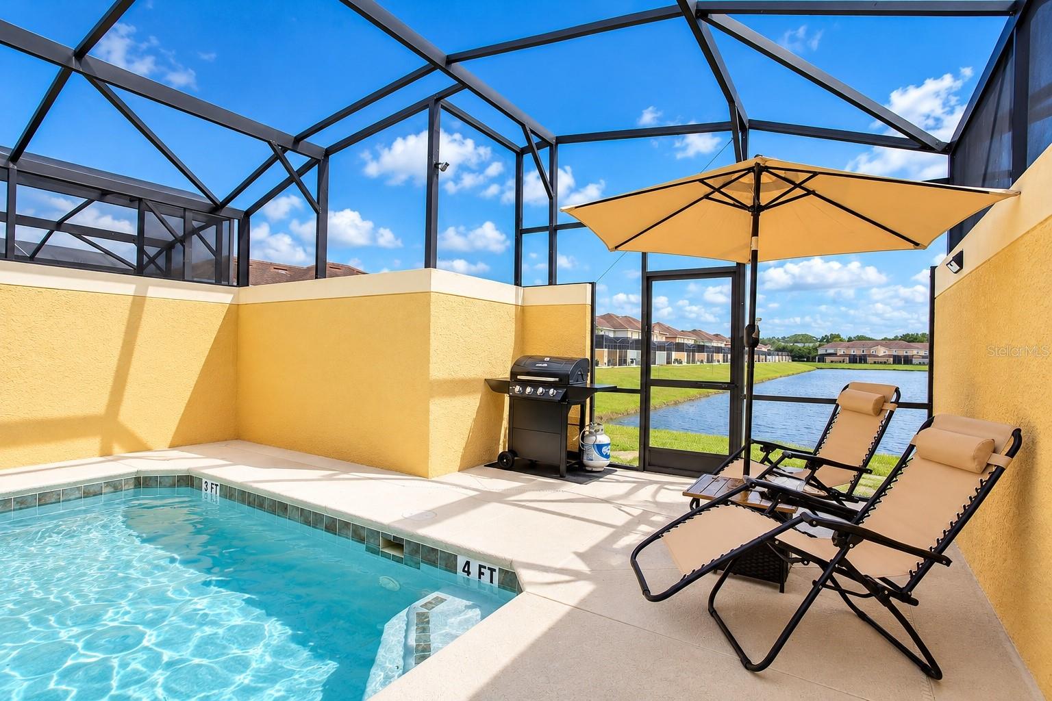 Listing photo 2 for 8939 Candy Palm Rd