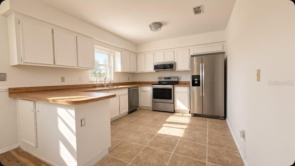 Listing photo 3 for 128 Wax Myrtle Dr