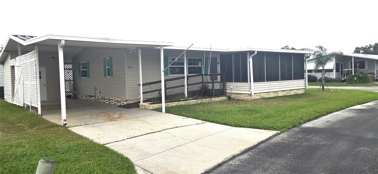 Listing photo 2 for 2055 S Floral Ave #201