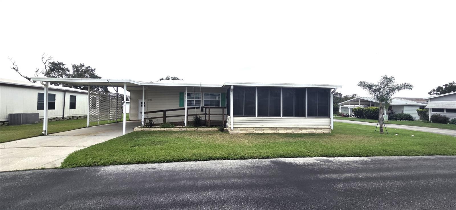Listing photo 3 for 2055 S Floral Ave #201