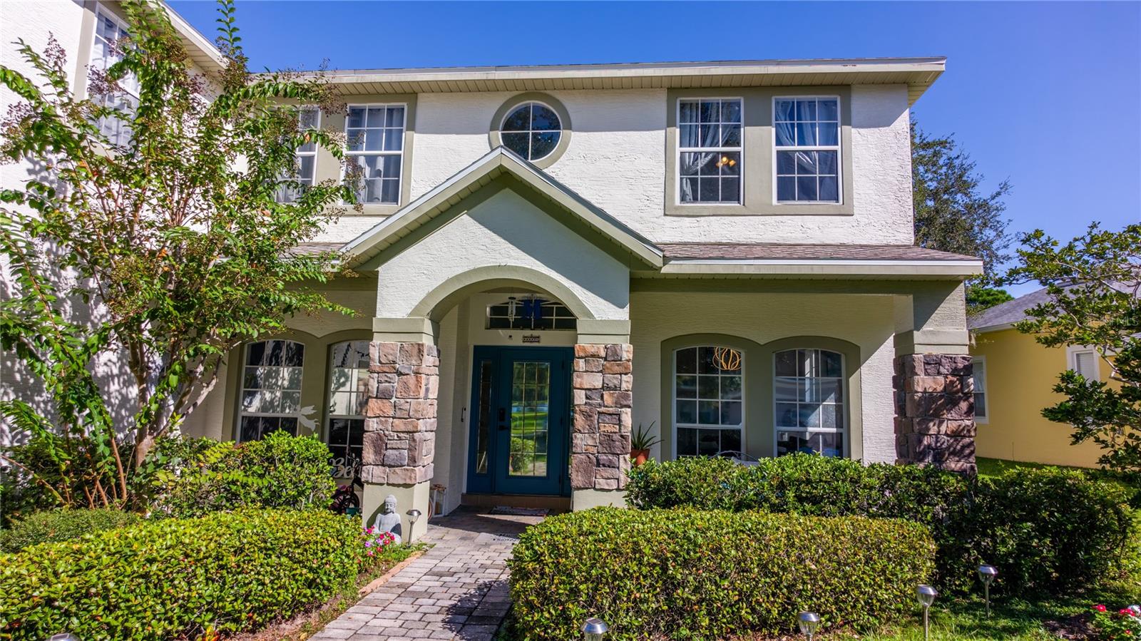Listing photo 3 for 4933 Parkview Dr
