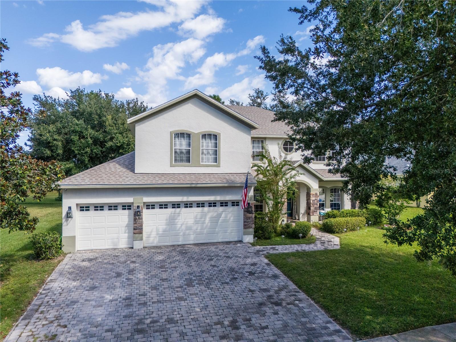 Listing photo 1 for 4933 Parkview Dr
