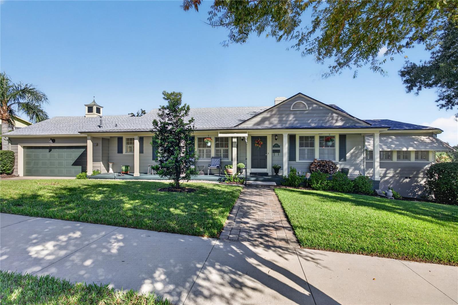 Listing photo 2 for 555 Ambassador Ave