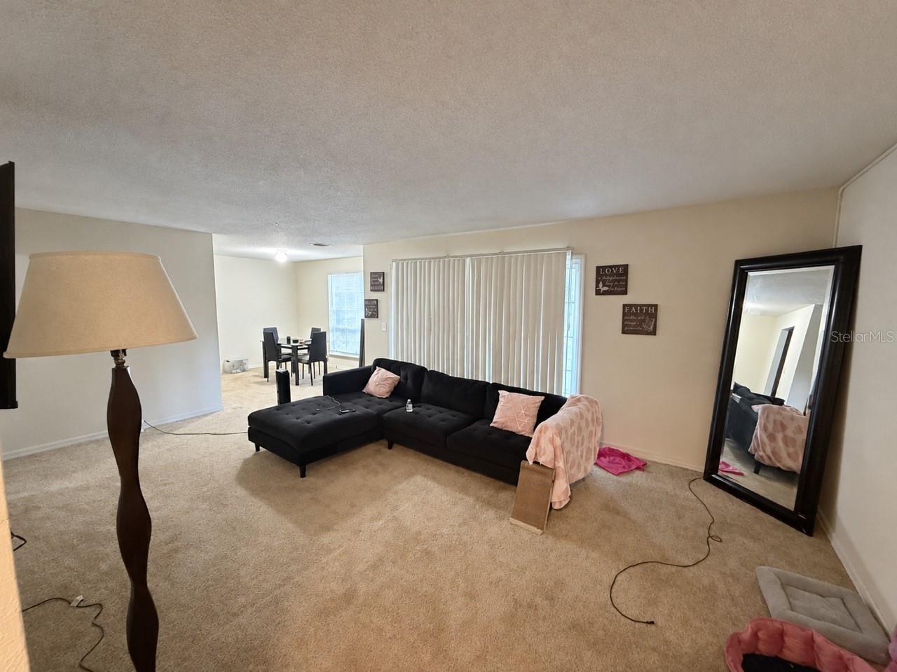 Listing photo 3 for 4171 Versailles Dr #4171g