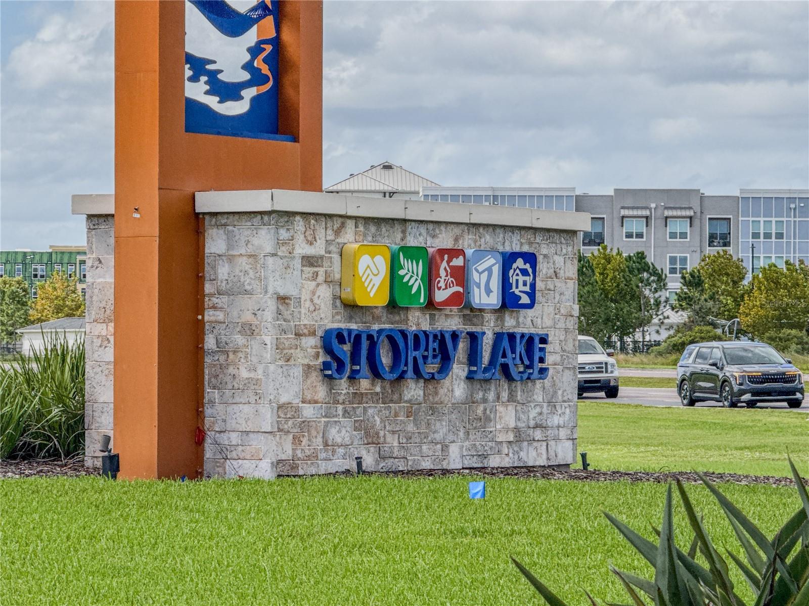 Listing photo 1 for 4751 Clock Tower Dr #104