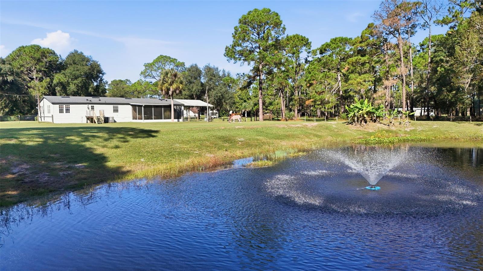 Listing photo 2 for 40928 Bridle Path Ln