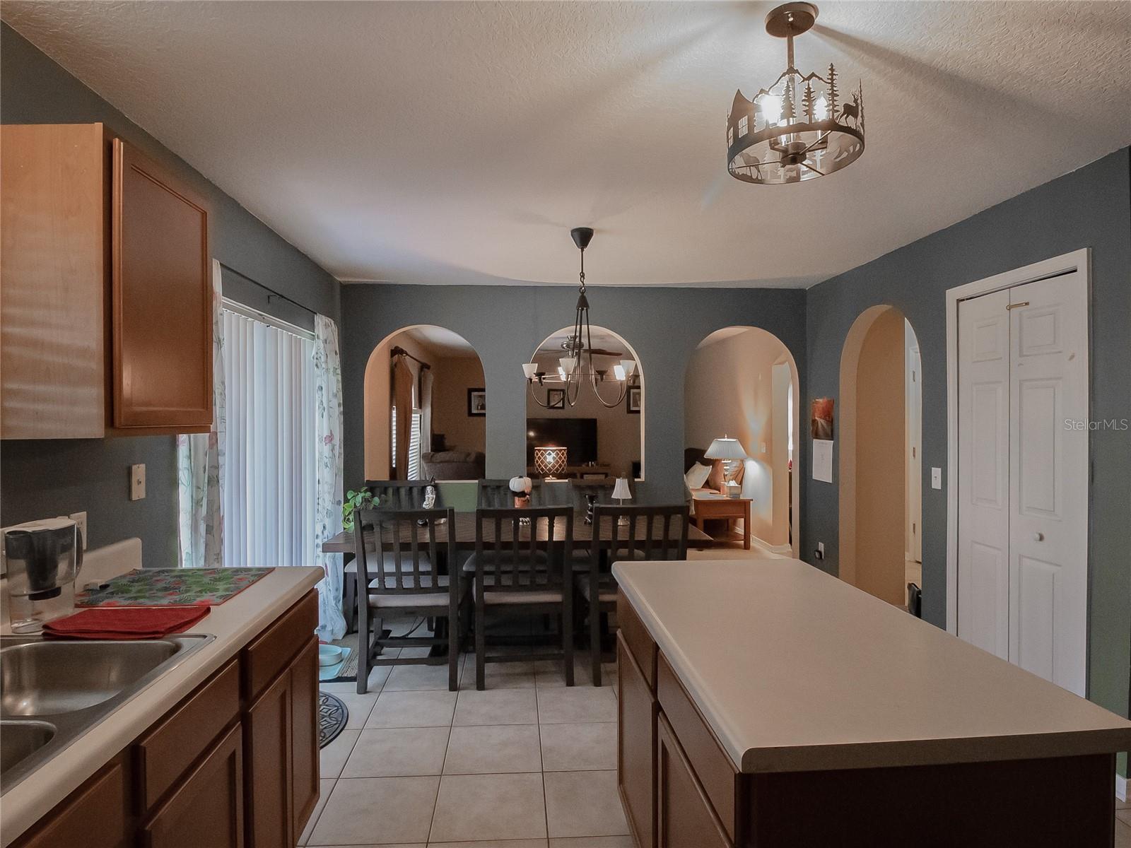 Listing photo 2 for 216 Tres Reyes Ln