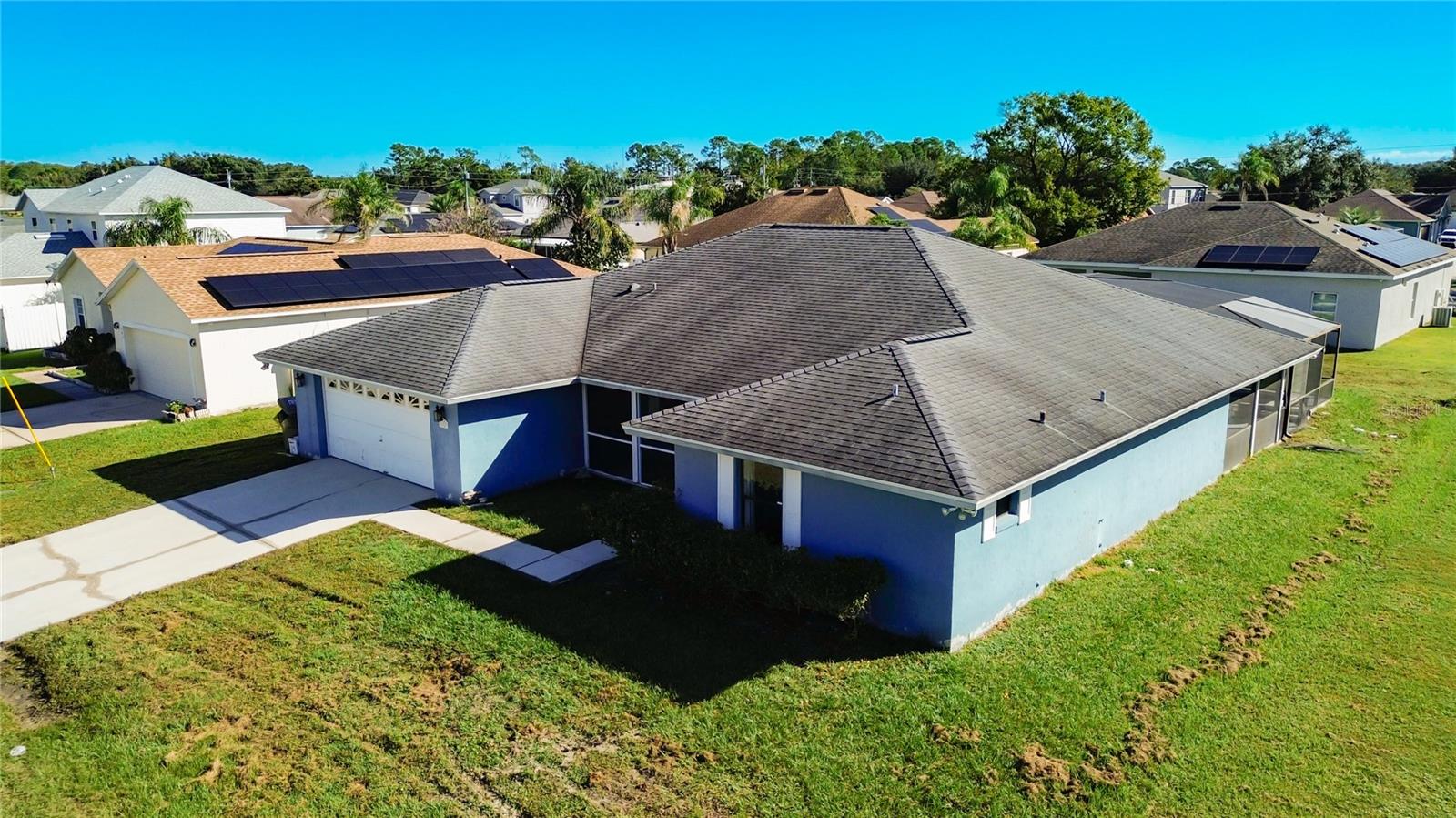 Listing photo 2 for 940 Stockport Dr