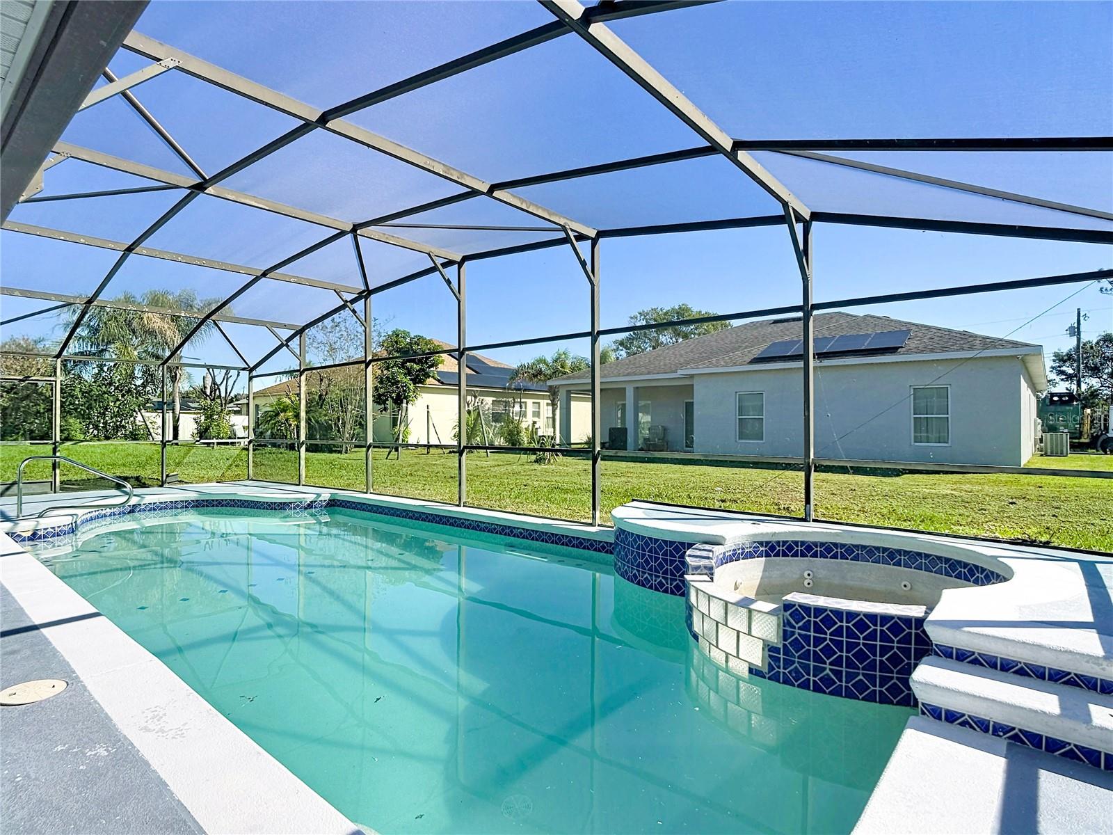 Listing photo 3 for 940 Stockport Dr