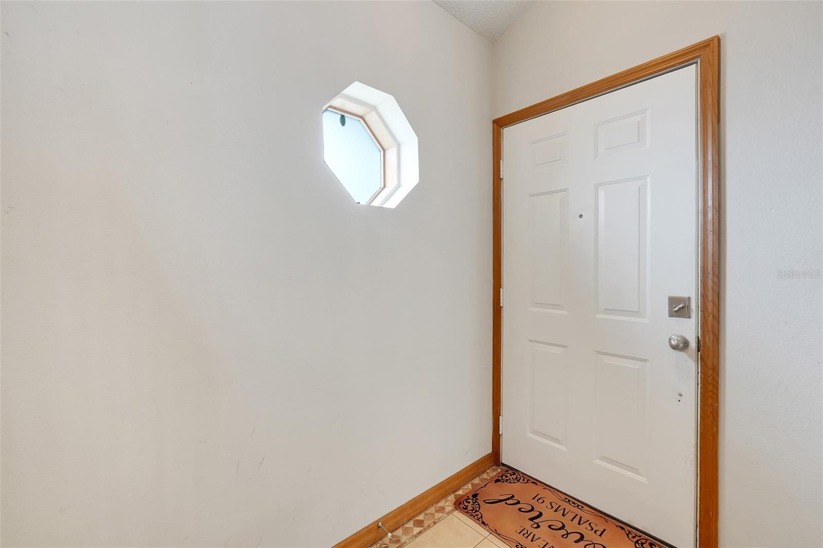 Listing photo 2 for 1441 Disston Ave