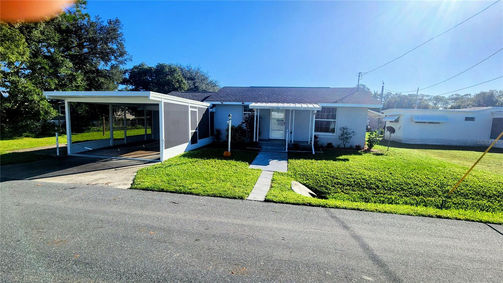Listing photo 1 for 1601 Trout Blvd