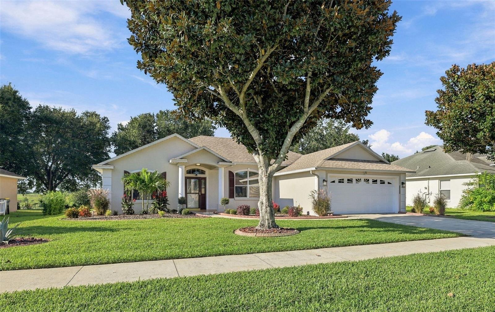 Listing photo 3 for 1071 Princeton Dr