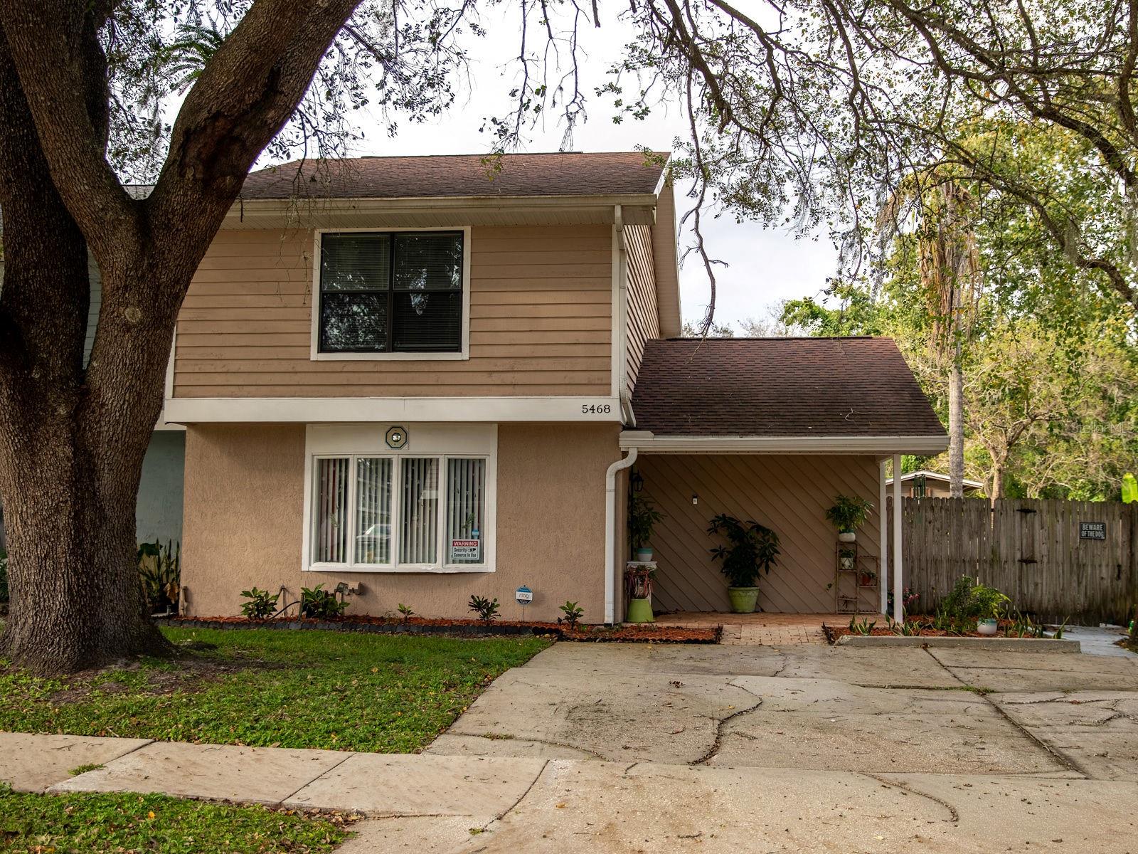 Listing photo 3 for 5468 Bracken Ct