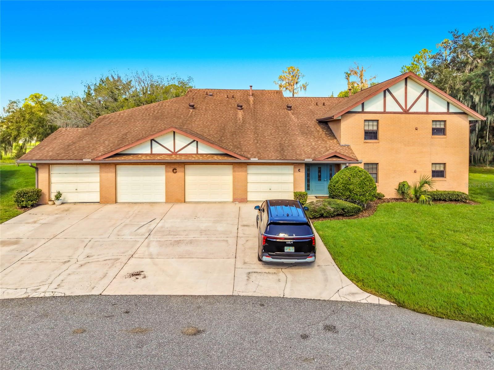 Listing photo for 100 E Oak Terrace Dr #c1