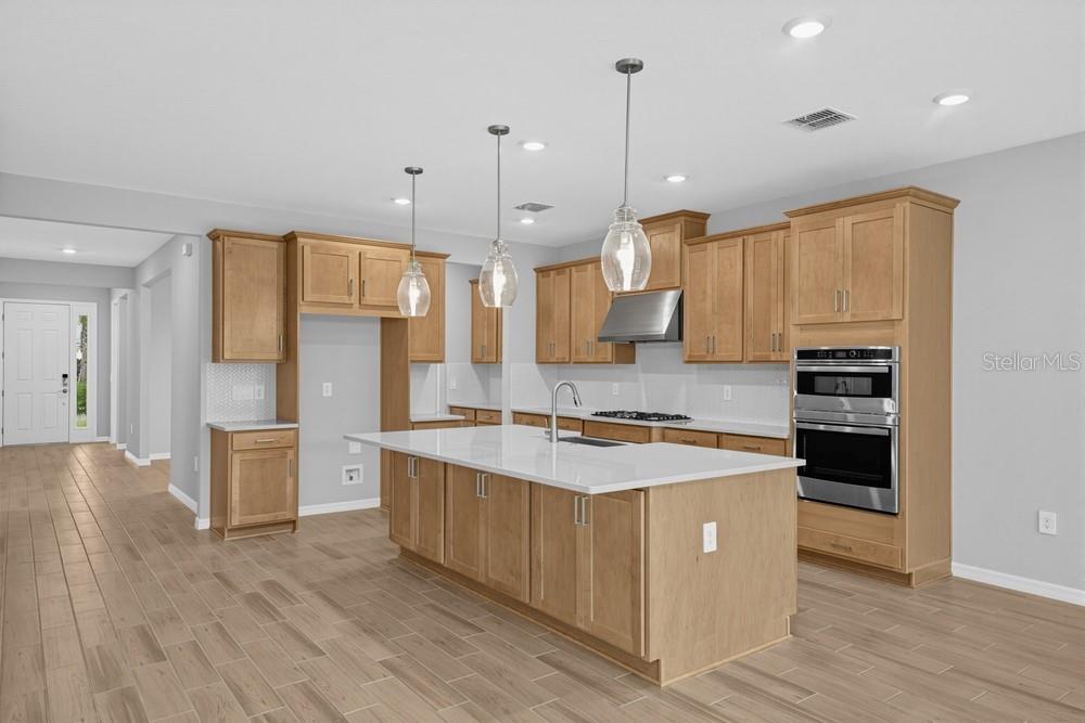 Listing photo 2 for 32551 Sandy Basin Way