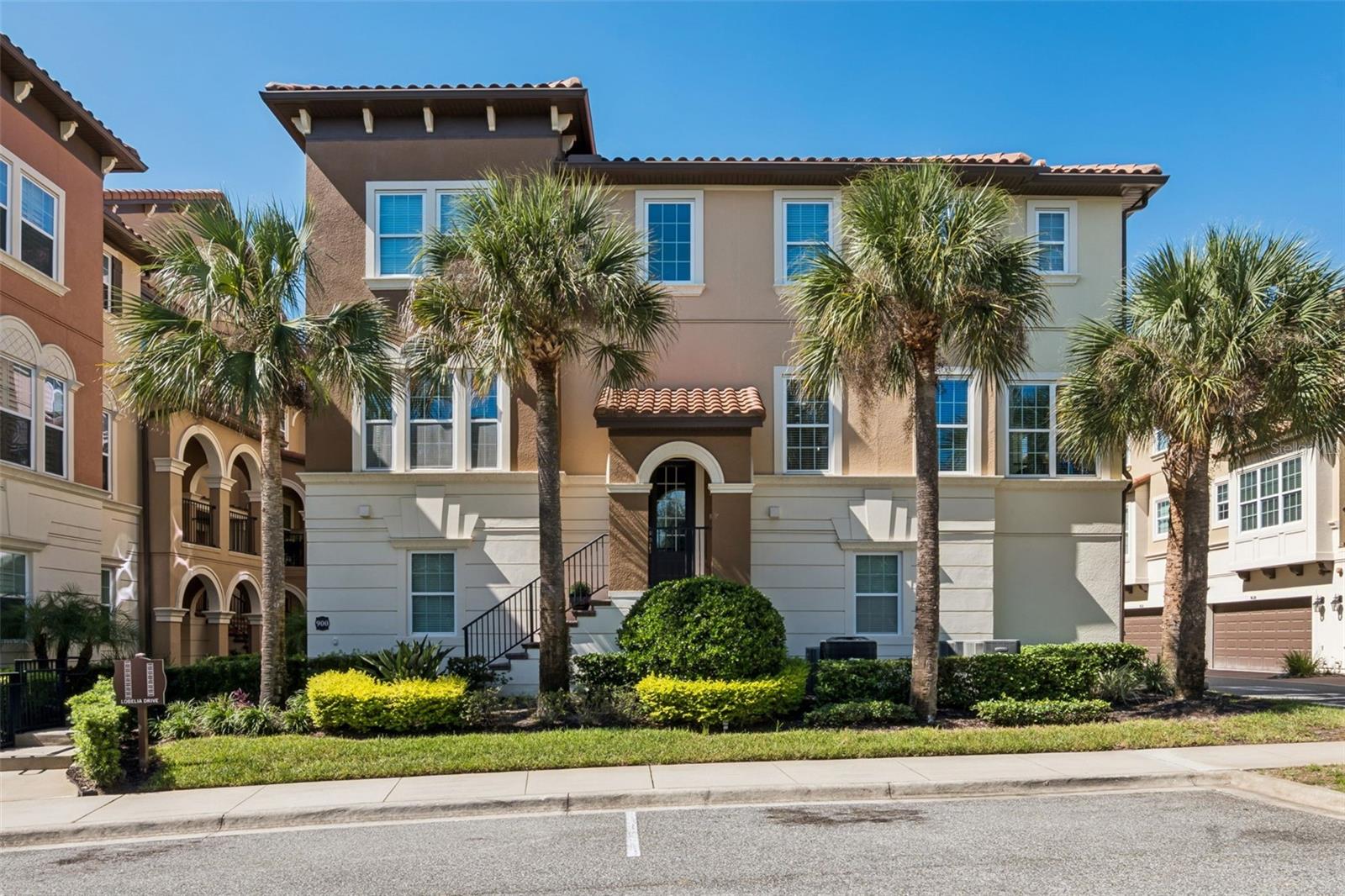 Listing photo 1 for 900 Lobelia Dr