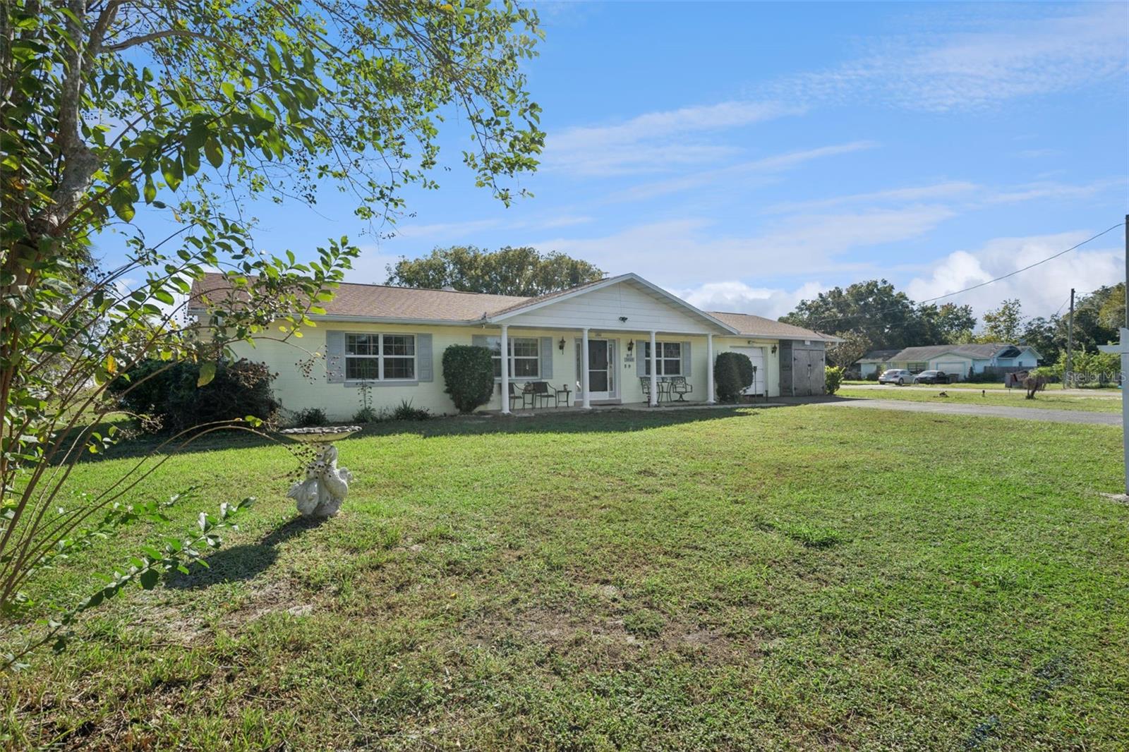 Listing photo 2 for 34122 Hunt Ave