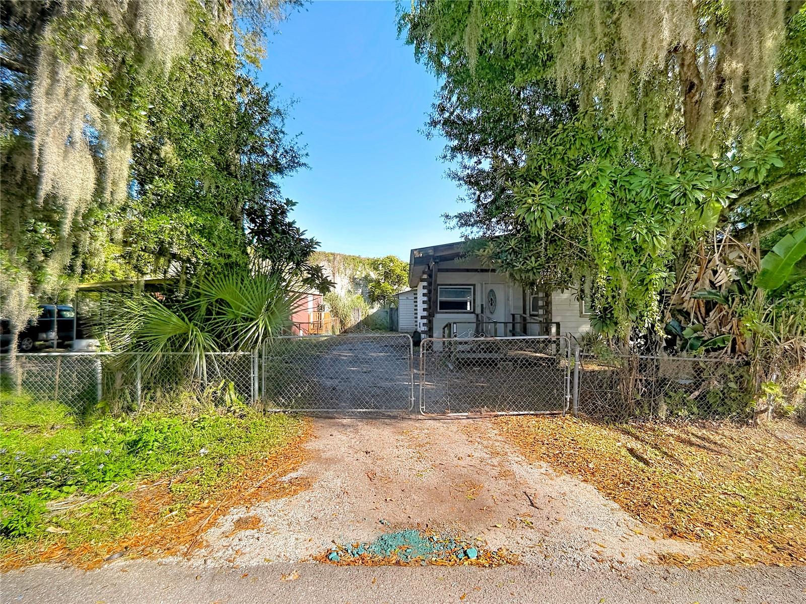 Listing photo 2 for 729 Crevasse St