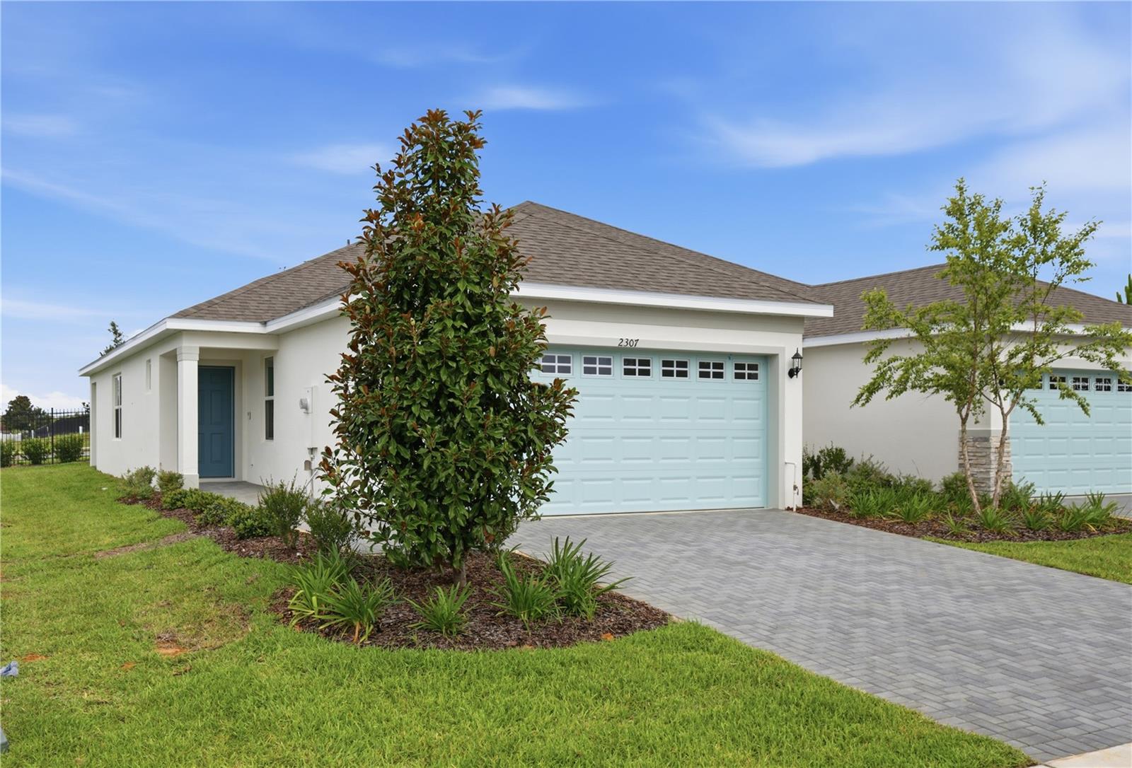 Listing photo 1 for 2301 Leela Cir