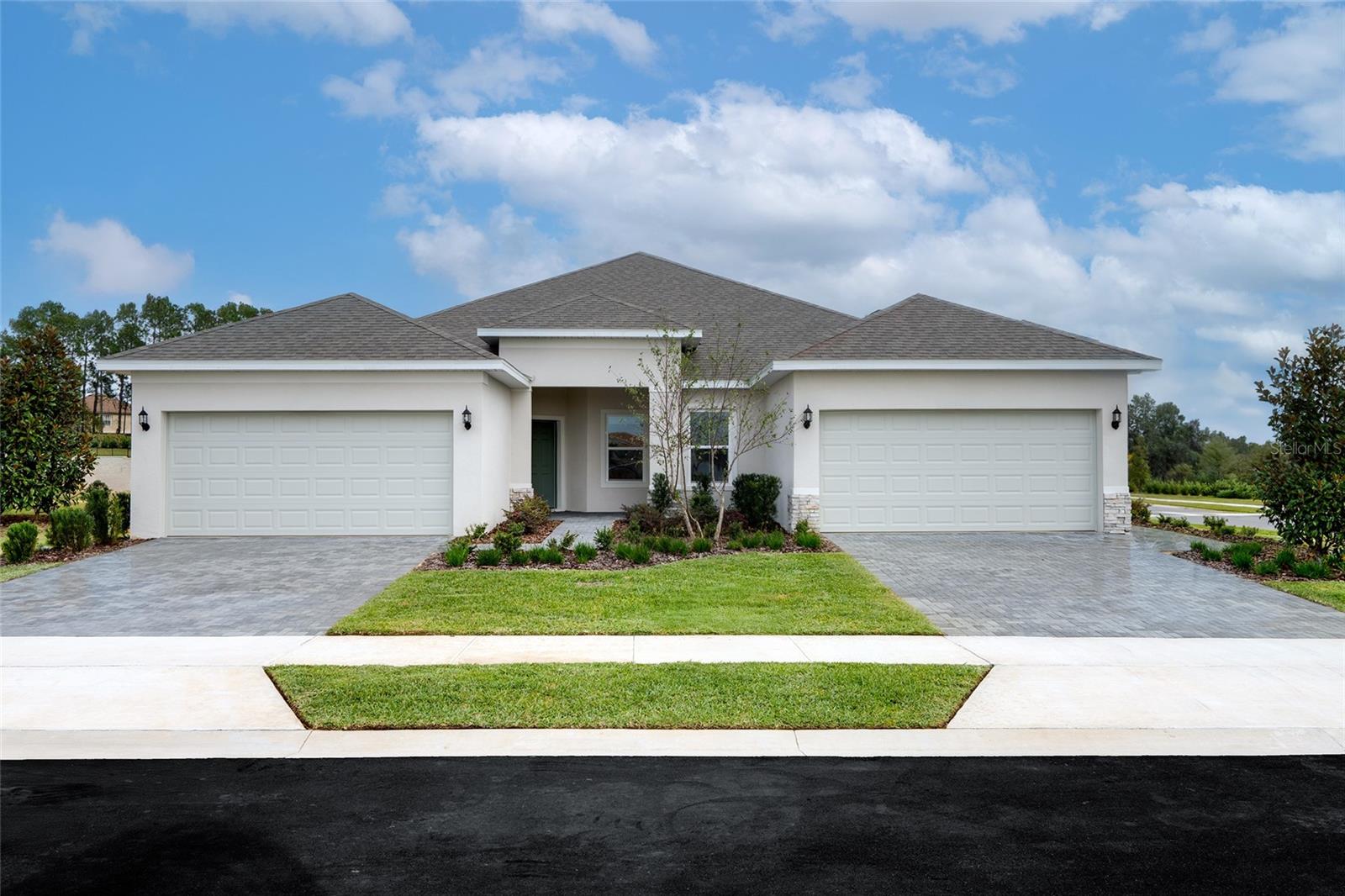 Listing photo 1 for 2308 Leela Cir