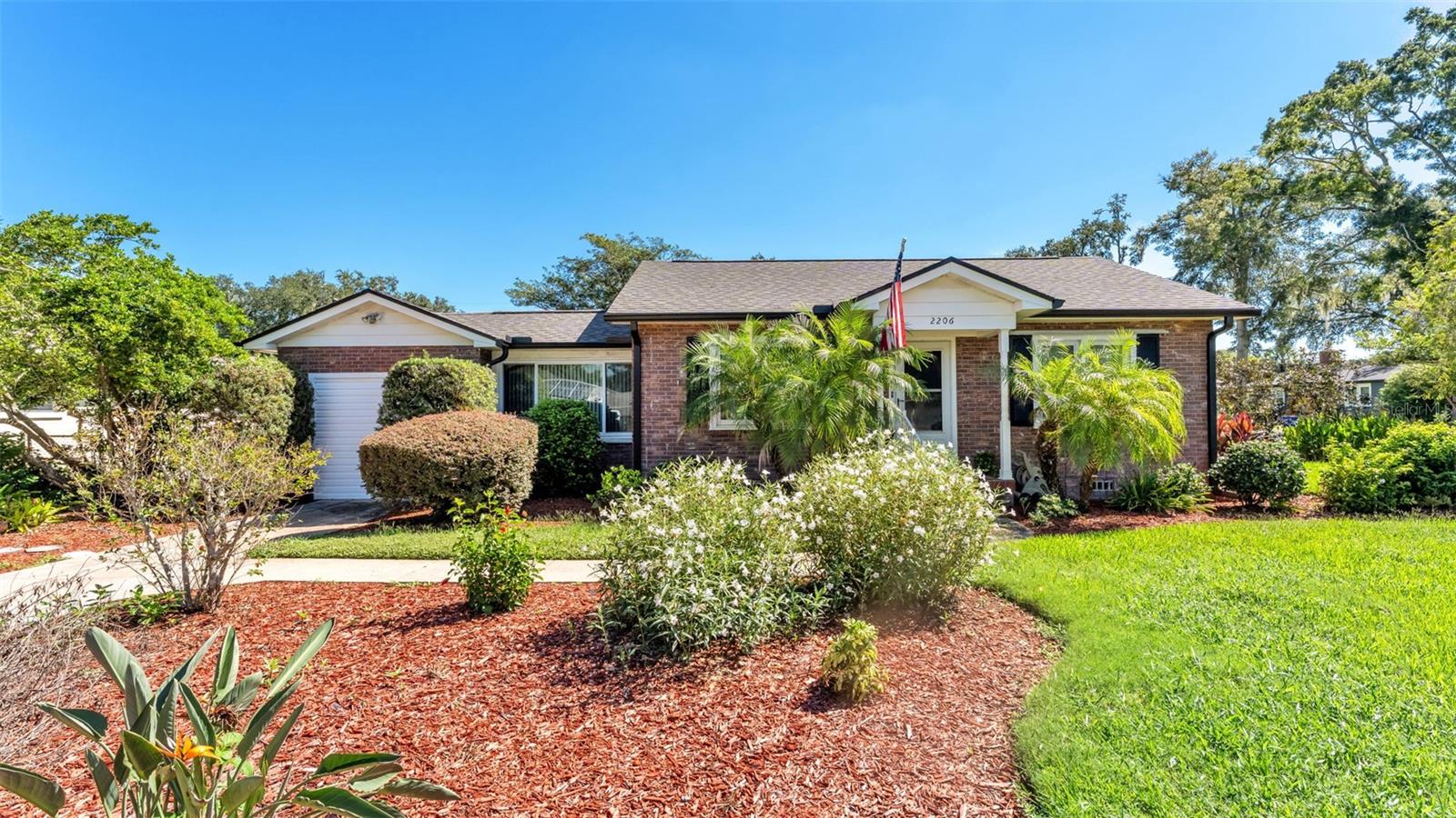 Listing photo 2 for 2206 Bristol Ave