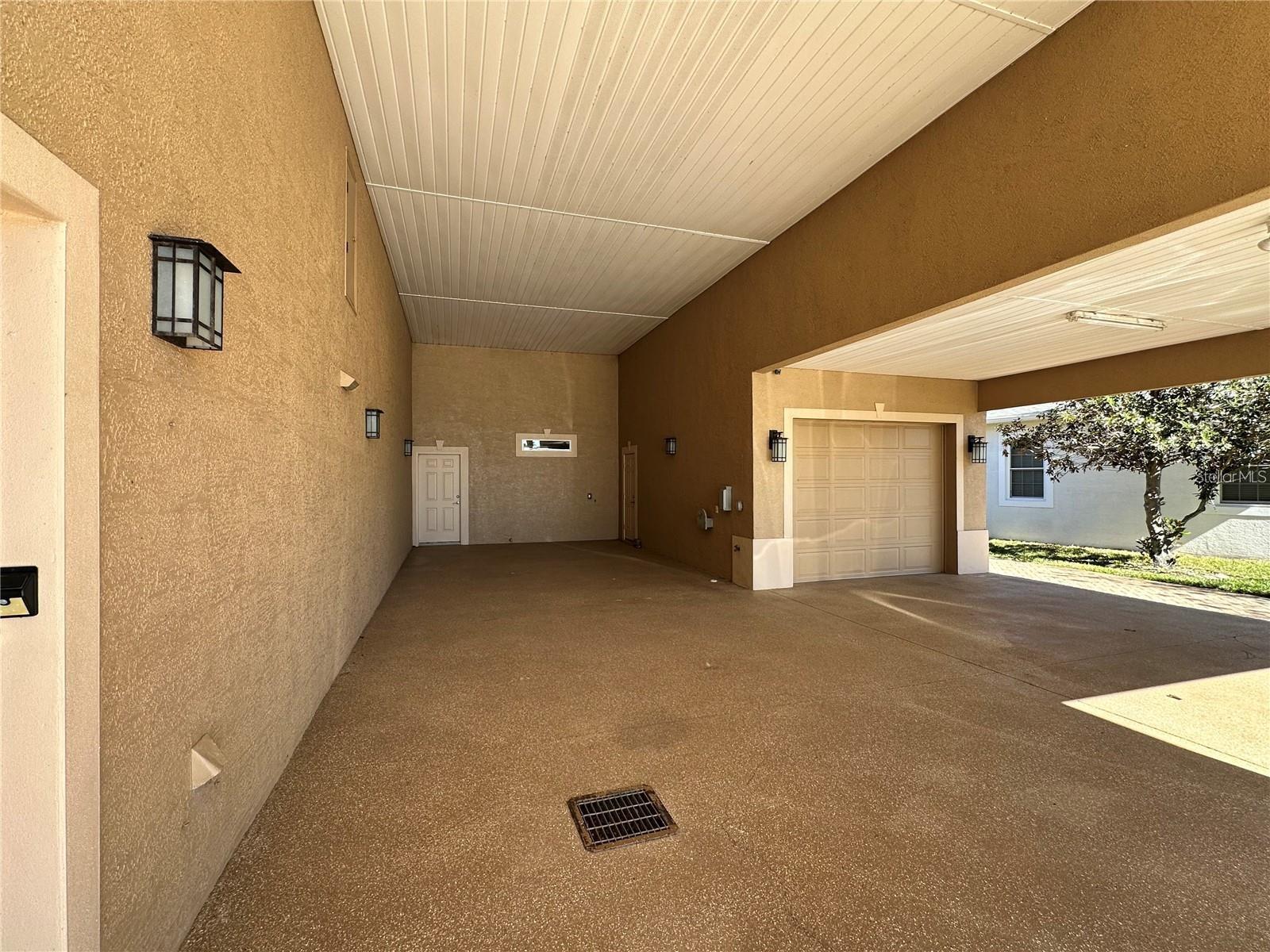 Listing photo 3 for 1015 Crossroads Dr