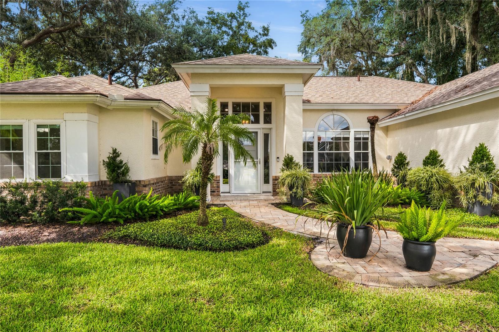 Listing photo 2 for 166 Oak View Cir