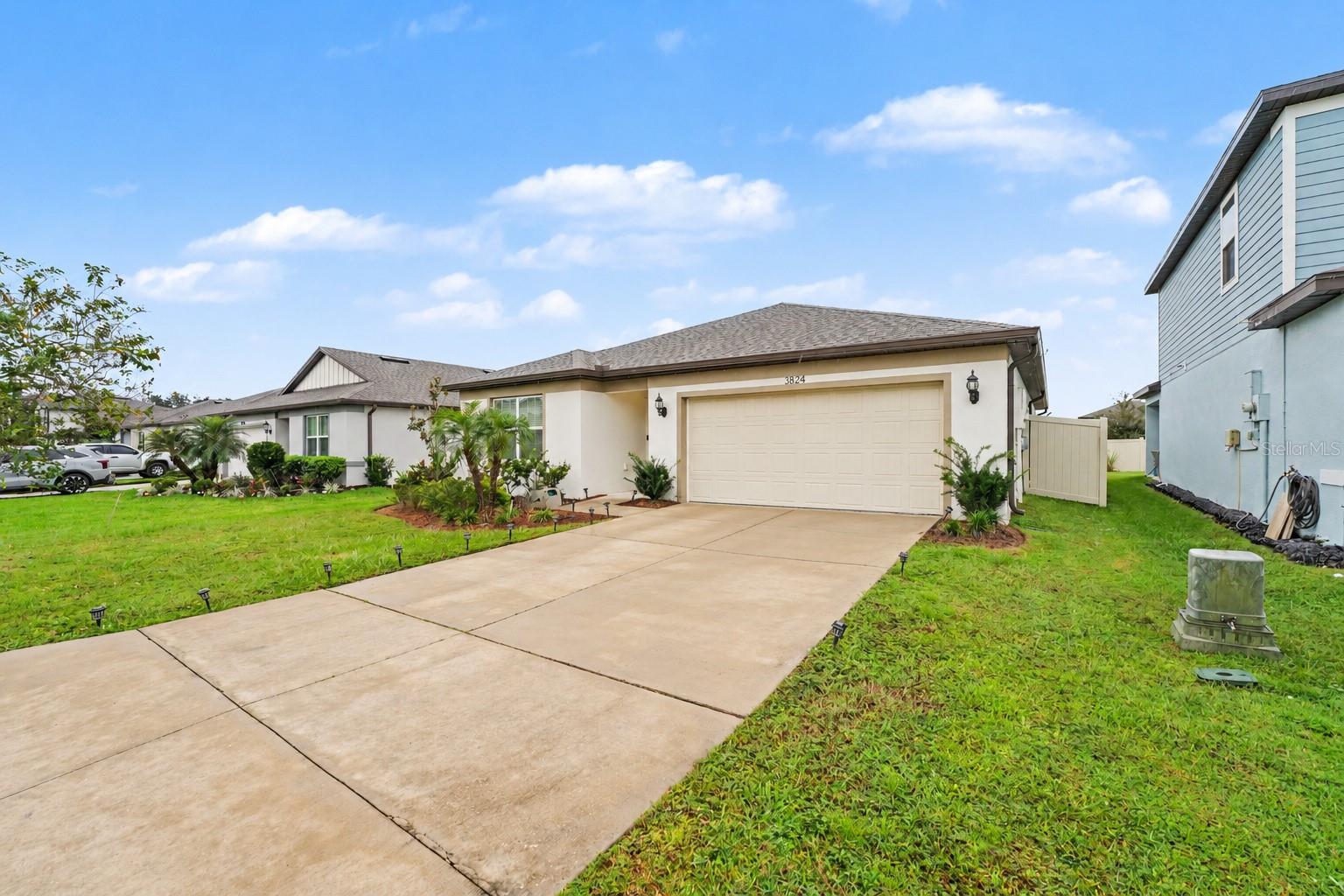Listing photo 1 for 3824 Indian River Ct