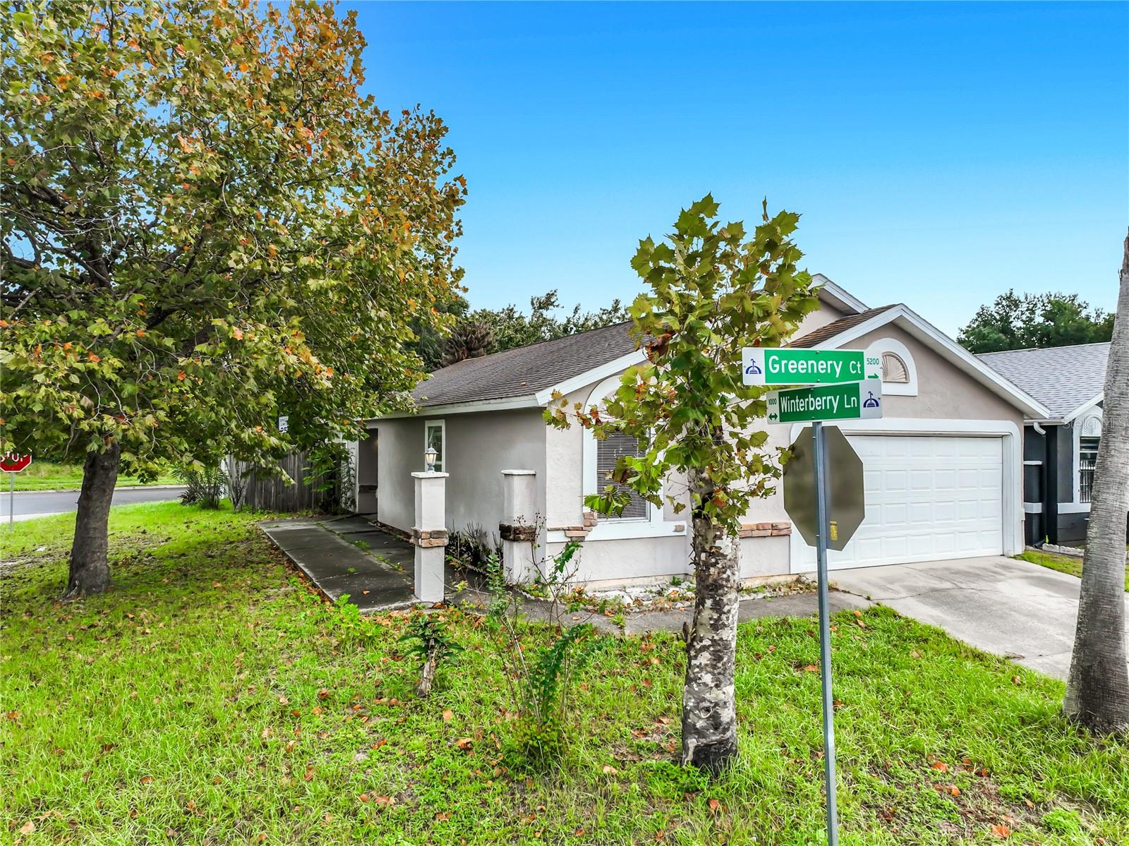 Listing photo 3 for 1003 Winterberry Ln
