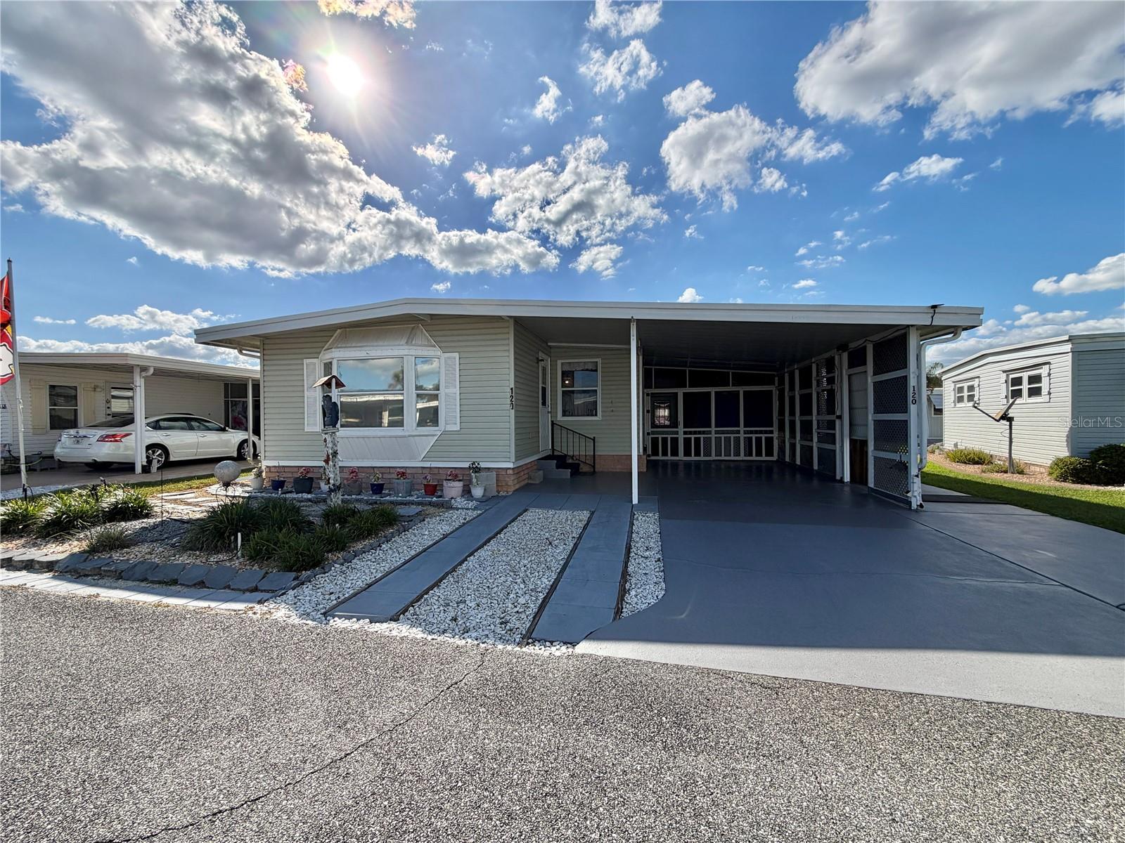 Listing photo for 120 Camellia Trl